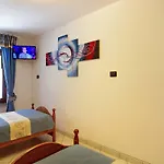 بيت شباب Ou Crierel