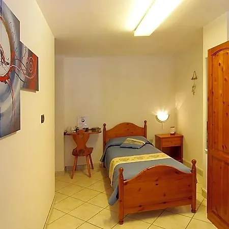 Ou Crierel Albergue Lillianes