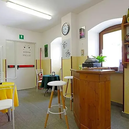Ou Crierel Albergue *