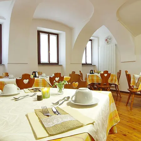 Ou Crierel Hostel Lillianes